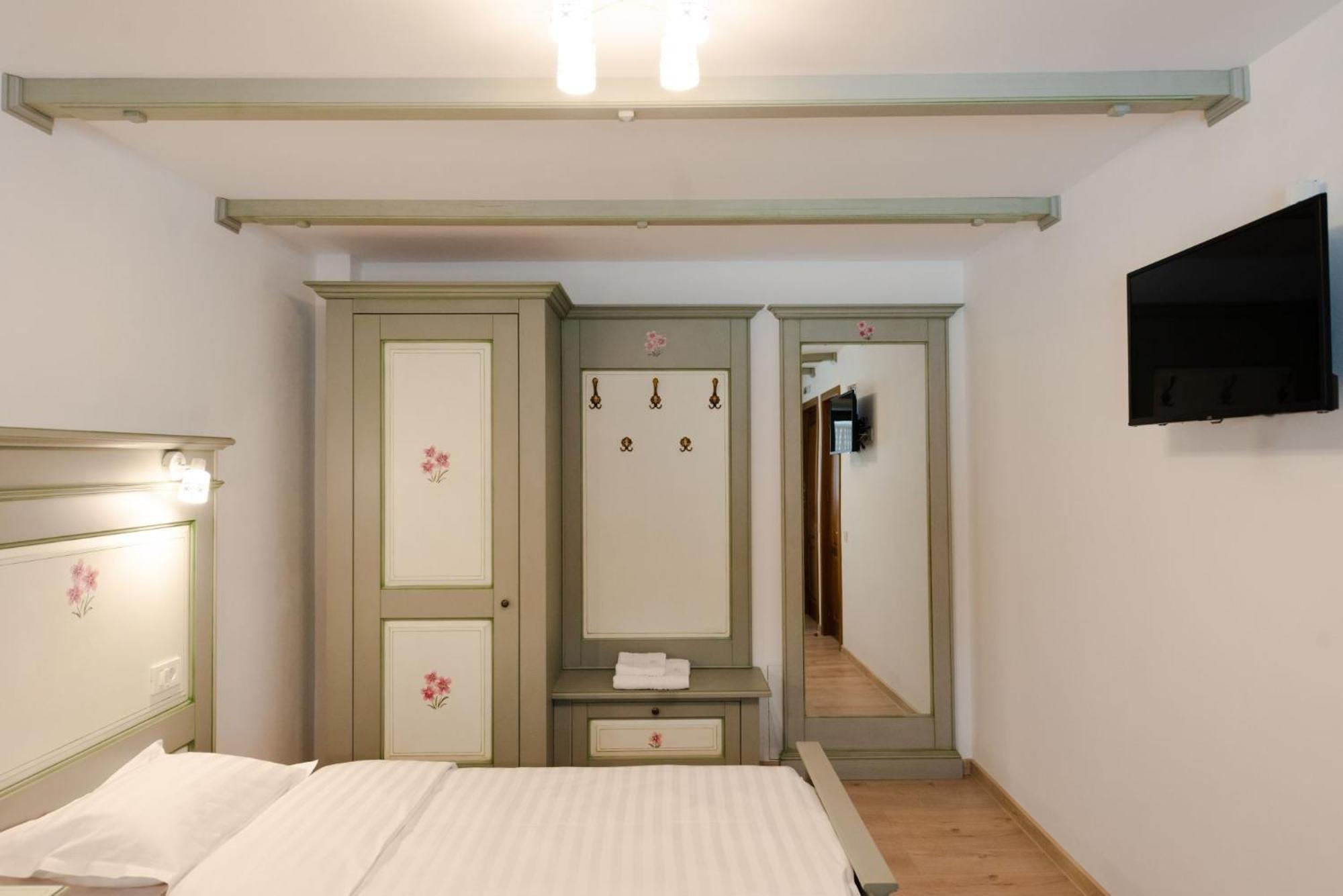 Poiana Mucenicului Hotel Arefu Buitenkant foto
