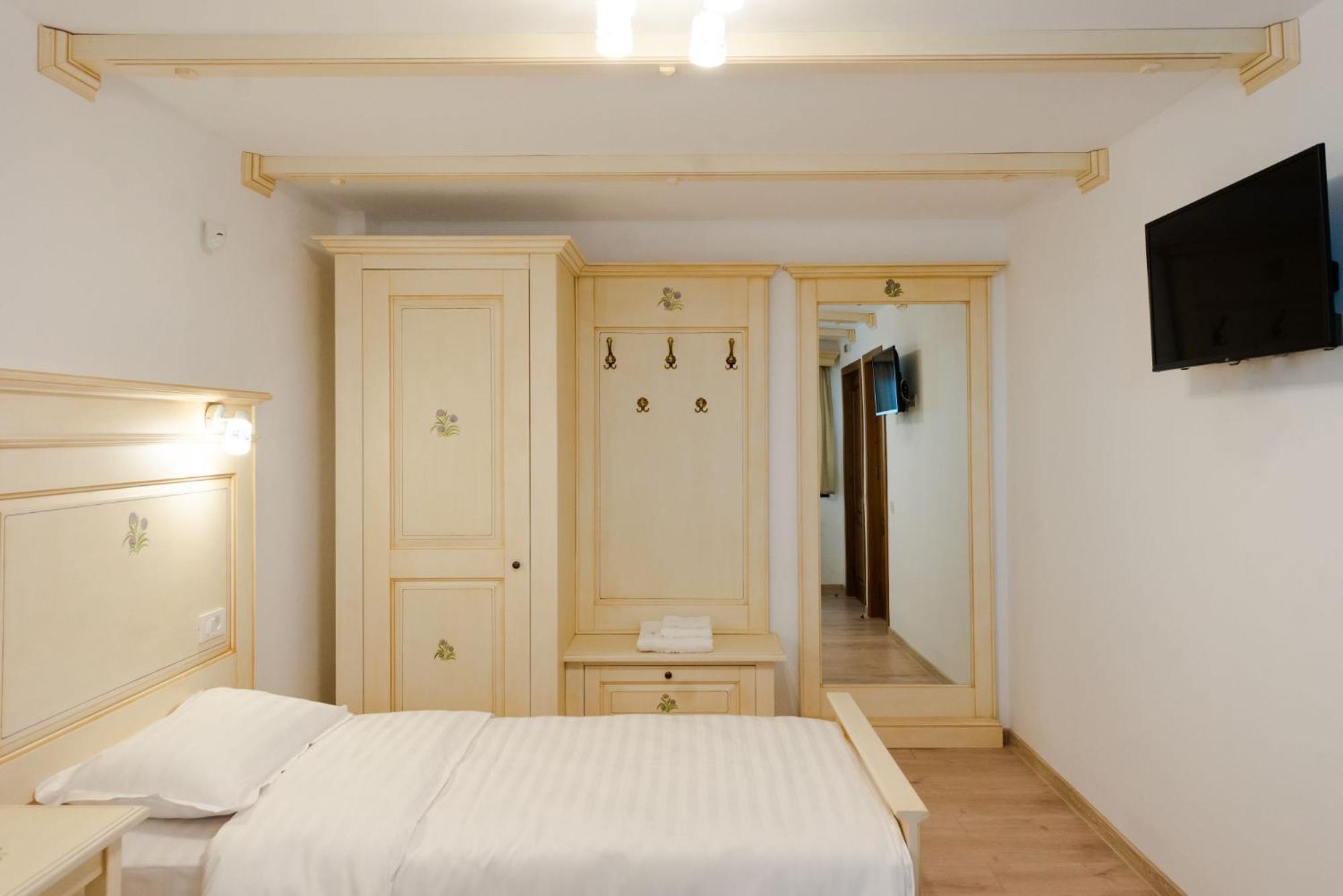 Poiana Mucenicului Hotel Arefu Buitenkant foto