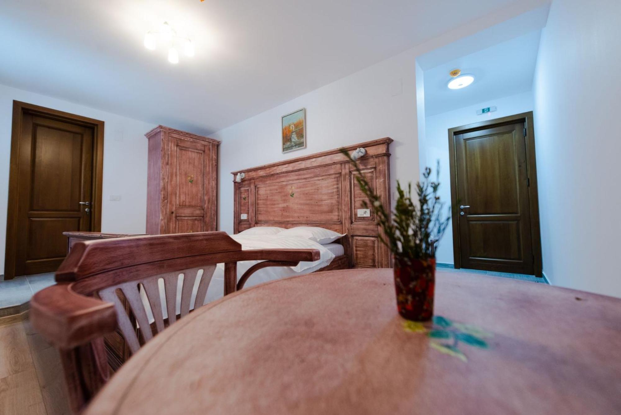 Poiana Mucenicului Hotel Arefu Buitenkant foto