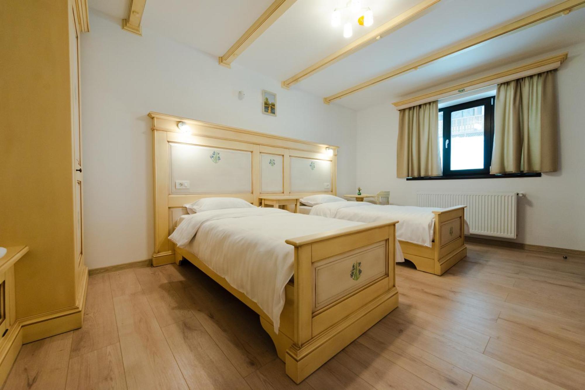 Poiana Mucenicului Hotel Arefu Buitenkant foto