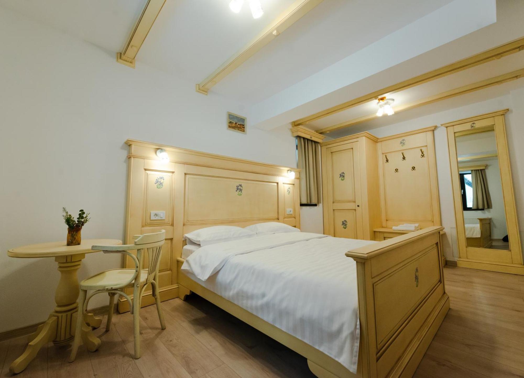 Poiana Mucenicului Hotel Arefu Buitenkant foto